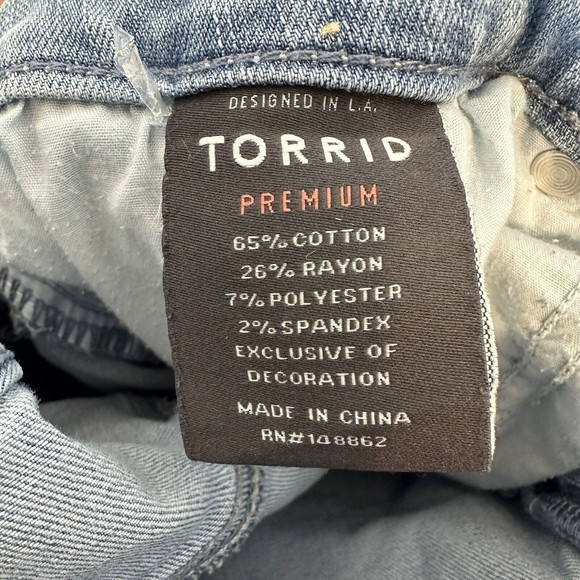 Torrid Jegging Bermuda Jean Shorts Size 26 Light Wash Stretch Pockets Zipper - Picture 7 of 7